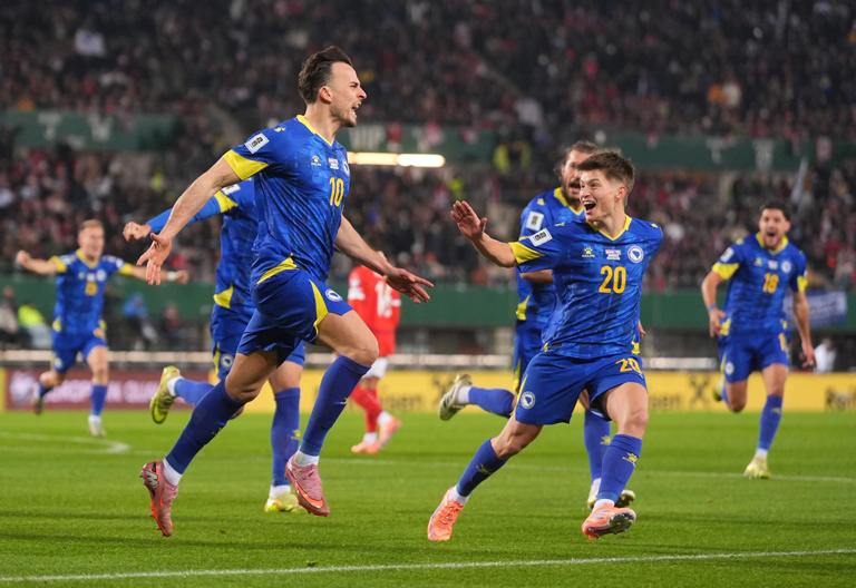 VIENNA, AUSTRIA - NOVEMBER 18: Haris Tabakovic of Bosnia and Herzegovina (L) celebrates scoring his team's first goal with teammate Esmir Bajraktarevic (R) during the FIFA World Cup 2026 qualifier match between Austria and Bosnia and Herzegovina at  on November 18, 2025 in Vienna, Austria. (Photo by Christian Hofer/Getty Images)